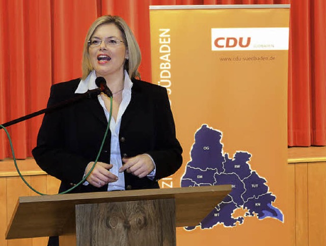 Julia Klckner, Landesvorsitzende und ...d-Pfalz, bei ihrem Vortrag in Buchholz  | Foto: Nikolaus Bayer