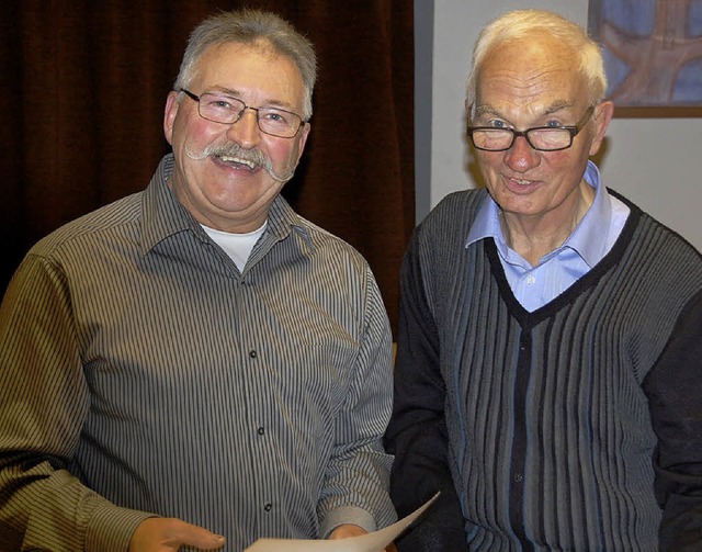 Peter Deck (links) bernahm den Vorsit... lang die Geschicke des Chors lenkte.   | Foto: J. Schimanski