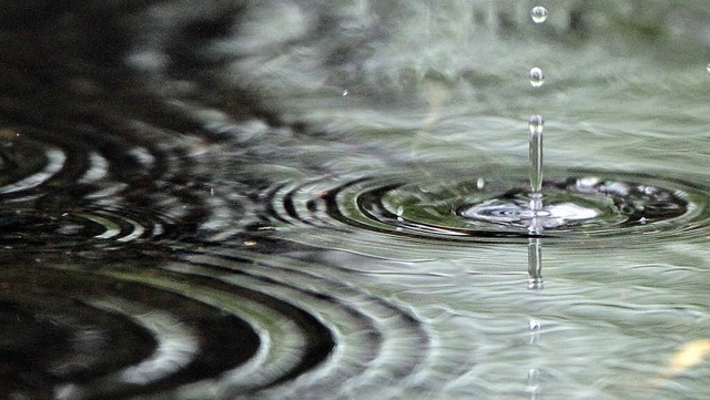 Regenwasser kostet Geld: Die neue Geb...#8222;Niederschlagswassergebhr&#8220;  | Foto: dpa