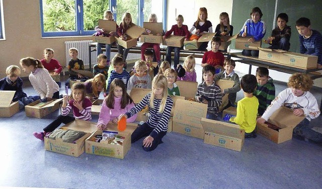 Die Kinder der Grundschule Feldberg mi... &#8222;Kinder helfen Kindern&#8220;.   | Foto: T. Httich