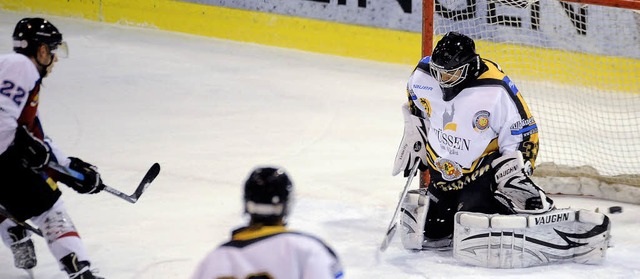 Das Schnapszahltor: Tobias Kunz (22) trifft zum 2:0 gegen Fssen.   | Foto: Achim Keller