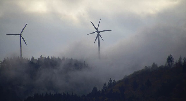 Noch gibt&#8217;s keine klare Sicht in...Windkraft auf den Markgrfler Bergen.   | Foto: Kiefer