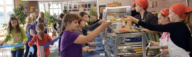 Zwischen  100 und 150 Schler nutzen j... der Schulmensa in Efringen-Kirchen.    | Foto: smit