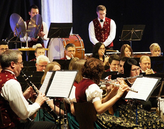 Trachtenkapelle Biederbach in der Schwarzwaldhalle  | Foto: Trachtenkapelle Biederbach