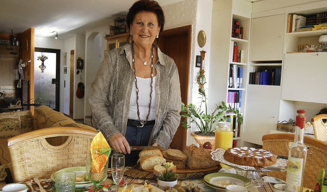 Gabriele Schurig ldt gerne zum Marron...ebevolle gestaltet sie dazu den Tisch.  | Foto: Petra Wunderle