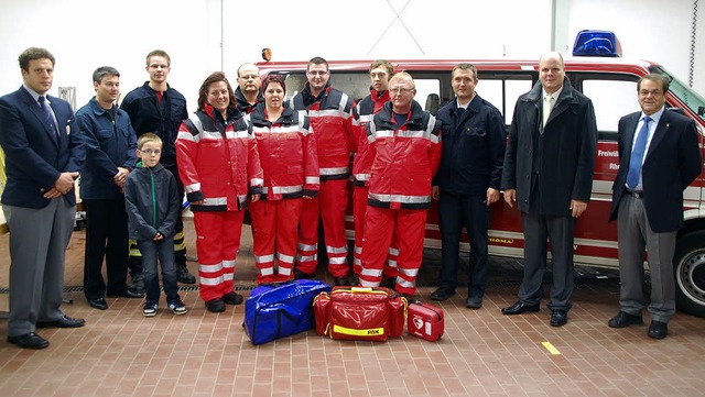 Brgermeister Jrgen Louis und Feuerwe...eitschaft der First Responder-Gruppe.   | Foto: Marion Domann