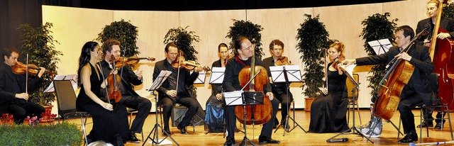 Professionell und routiniert prsentie...as Chamber Aartists Orchestra Chaarts   | Foto: Schnbele