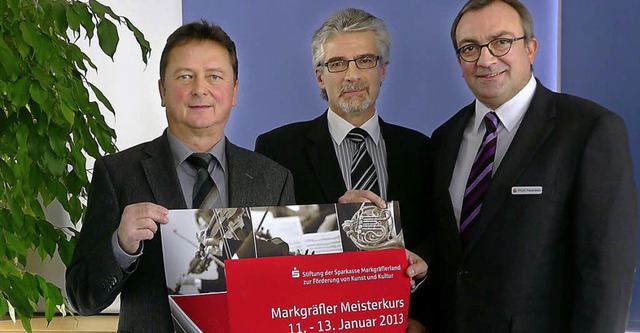 Meistermacher (von links): Initiator T...und Sparkassen-Chef Ulrich Feuerstein   | Foto: Drescher