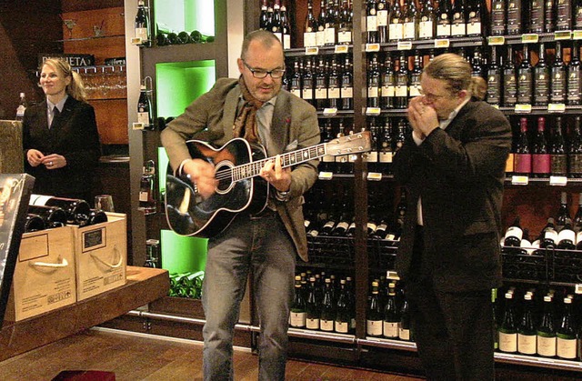 Die VHS Veranstaltung Lyrik, Blues und...en teilnehmenden Besuchern bestens an.  | Foto: Silvia Eismann