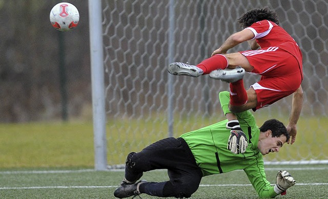 Chancen zuhauf hatten Micael Do Cabo (...-Heimniederlage gegen den FC Klengen.   | Foto: patrick Seeger