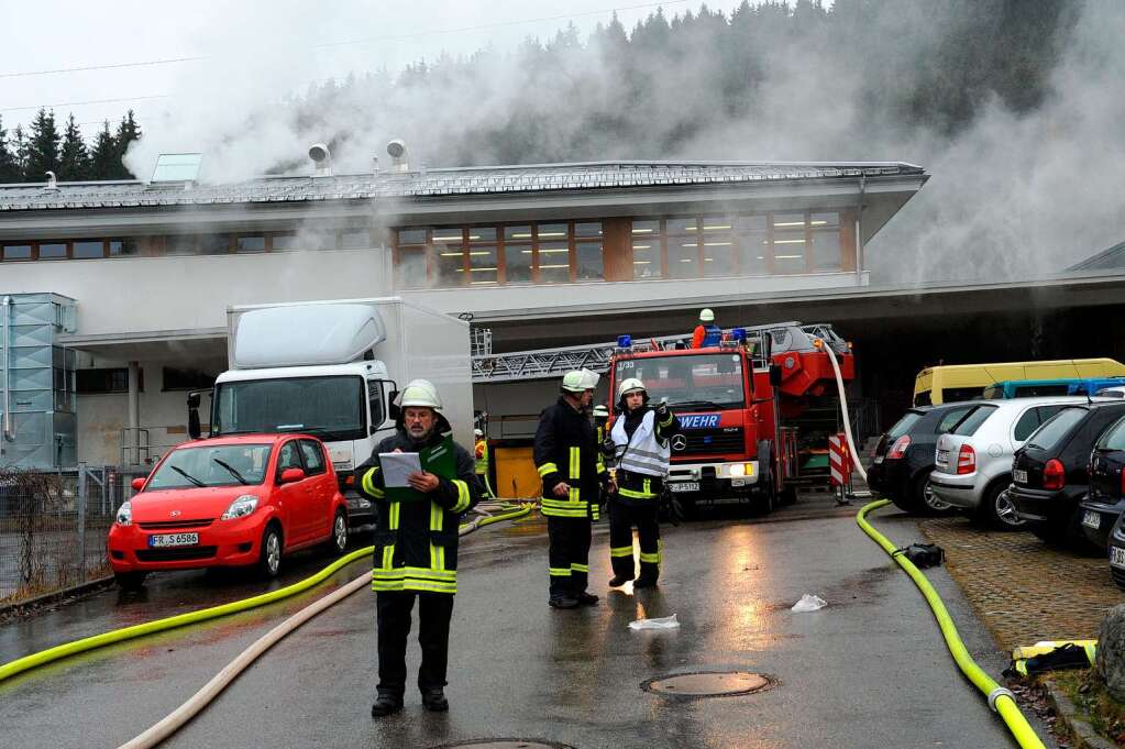 Explosion, Feuer und Qualm in der Caritas-Behindertenwerksttte in Titisee-Neustadt. 14 Menschen kommen ums Leben.