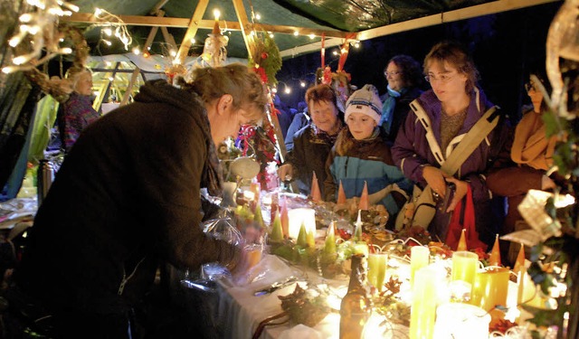 Ein Ziel fr die ganze Familie: Die stimmungsvollen Stnde des Adventsmarkts   | Foto: edgar steinfelder