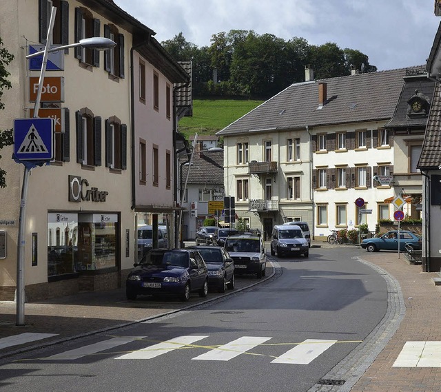 Die Kanderner Hauptstrae wurde im Zug...ten sie viele fr nicht sicher genug.   | Foto: Maier