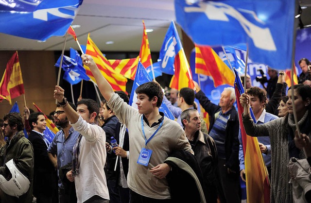 Viele Katalanen waren nach Bekanntgabe der Regionalwahlergebnisse in Feierlaune.  | Foto: AFP