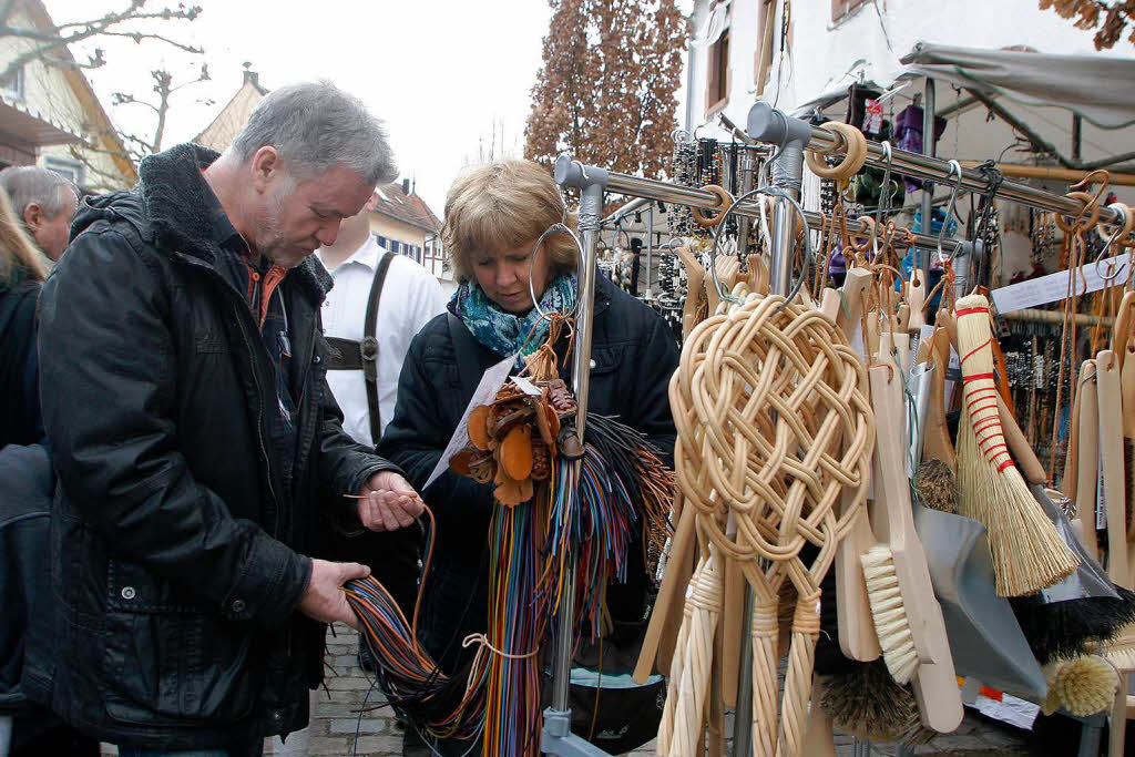 Der 557. Katharinenmarkt wurde mit dem traditionellen Schauspiel erffnet und profitierte am Sonntag von bestem Wetter.