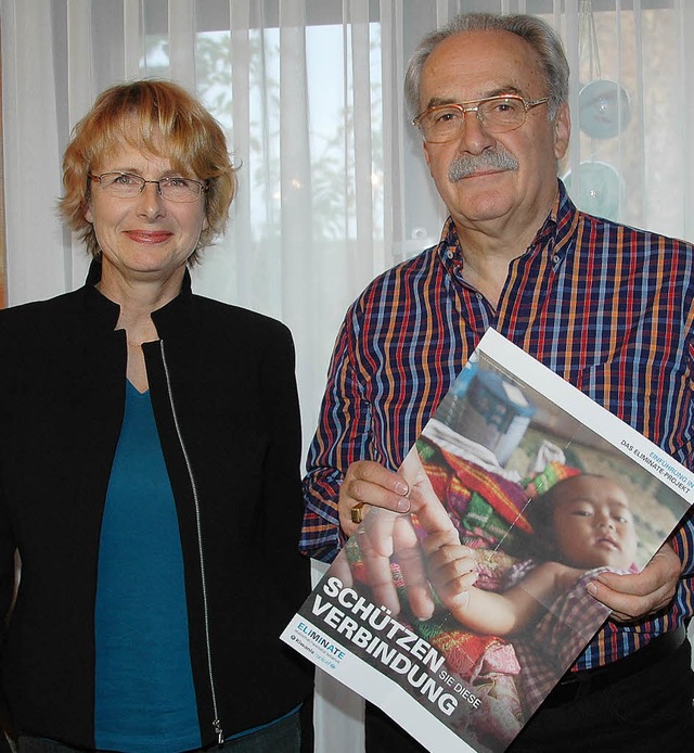 Christine Dietz (Unicef) und Wolfgang ... organisieren Benefizveranstaltungen.   | Foto: Ounas-Krusel