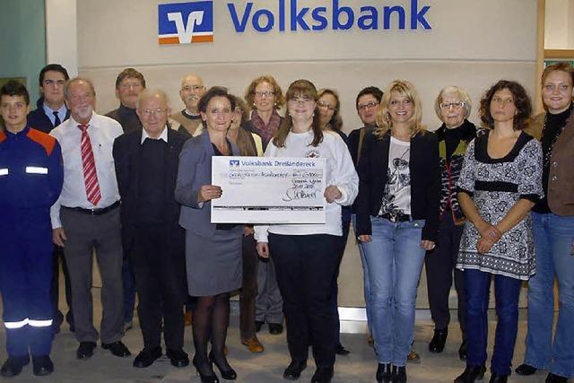 Vereine freuen sich ber Volksbank-Spende