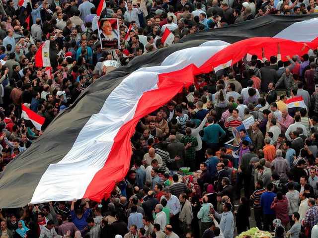 Proteste auf dem Tahrir-Platz in Kairo...gyptischen Prsidenten Mohammed Mursi  | Foto: dpa