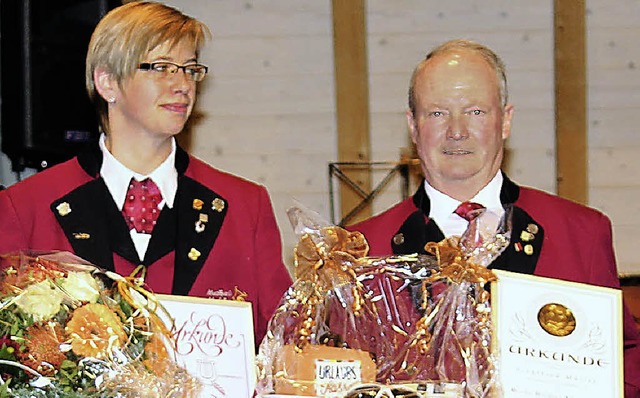 Birgit Beha und Siegfried Mller wurde...nt beim Musikverein Oberbrnd geehrt.   | Foto: Gert Brichta