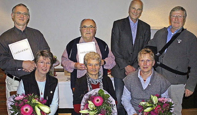 Geehrt wurden (von links)  Sieglinde u...degard und Hilmar Oberlinger 25 Jahre.  | Foto: Privat