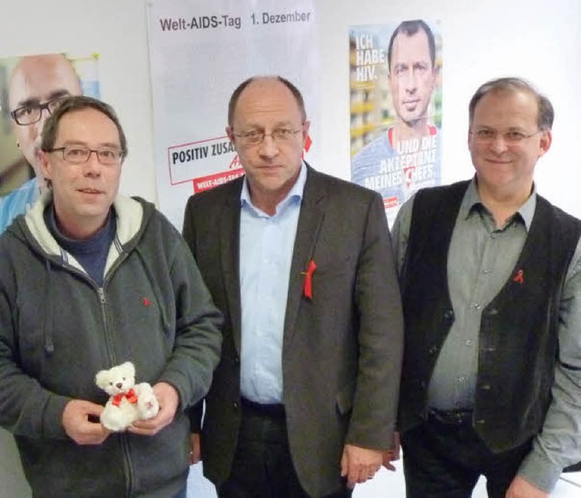 Aids muss weiterhin ernst genommen wer...Ullrich Bttinger  und  Gerhard Lipps   | Foto: cornelia weizenecker