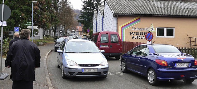 Die Schiegrabenstrae zwischen Senior...len bald der Vergangenheit angehren.   | Foto: Kurt Meier