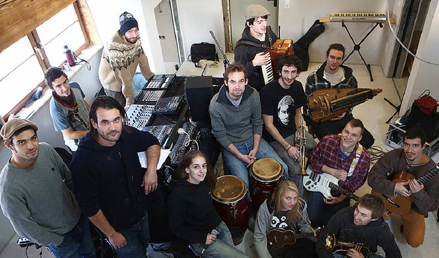 Hier noch im Tonstudio von Jonathan Zi... in Freiburg auf der Bhne der Mensa.   | Foto: christoph breithaupt