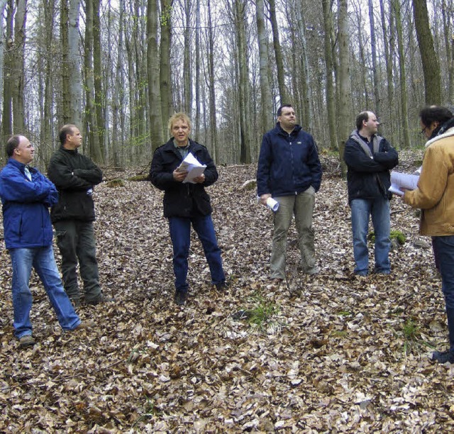 Wichtig fr Mensch und Gemeindewirtsch...emeinderat bei der Waldbegehung 2010.   | Foto: archvbild: Jrg Reitmayer