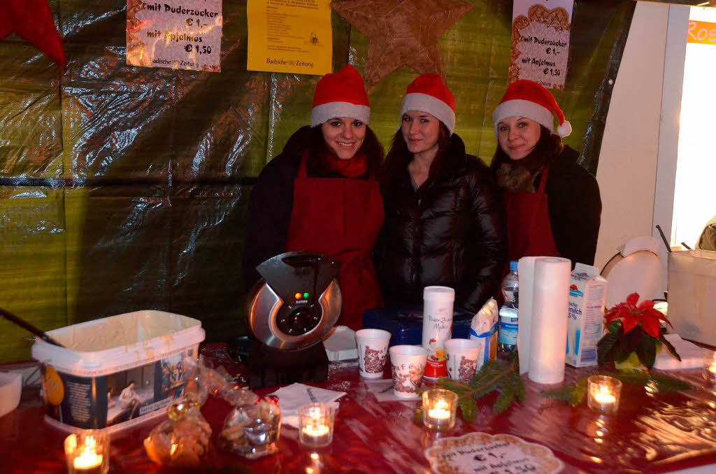 Weihnachtsmarkt der Aktionsgemeinschaft Lammstrae; BZ-Azubis verkaufen fr die Weihnachtsaktion
