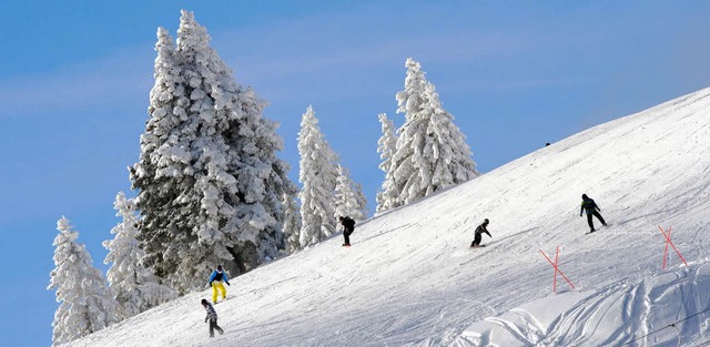 Am Feldberg hat die Skisaison begonnen.  | Foto: dpa