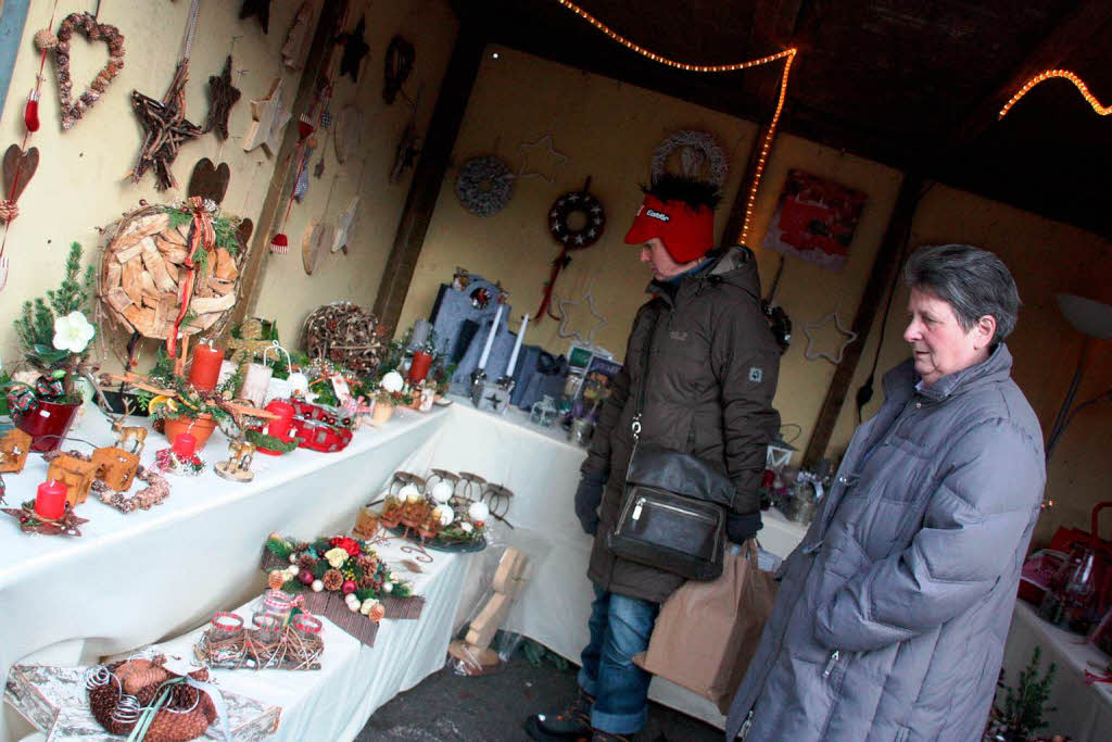 Impressionen vom Breisacher Weihnachtsmarkt auf dem Marktplatz.