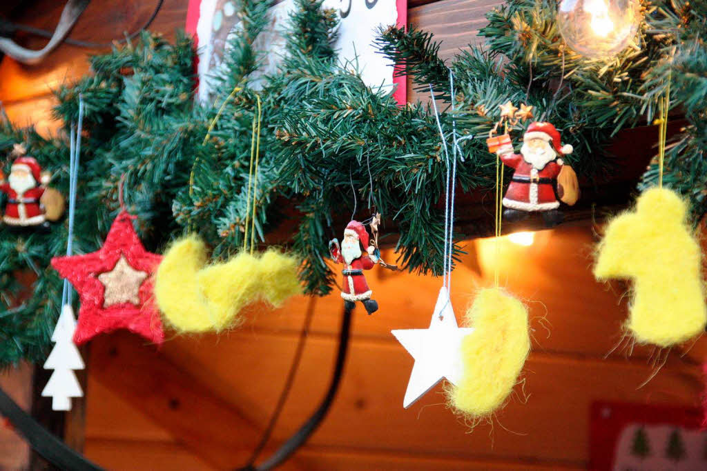 Impressionen vom Breisacher Weihnachtsmarkt auf dem Marktplatz.