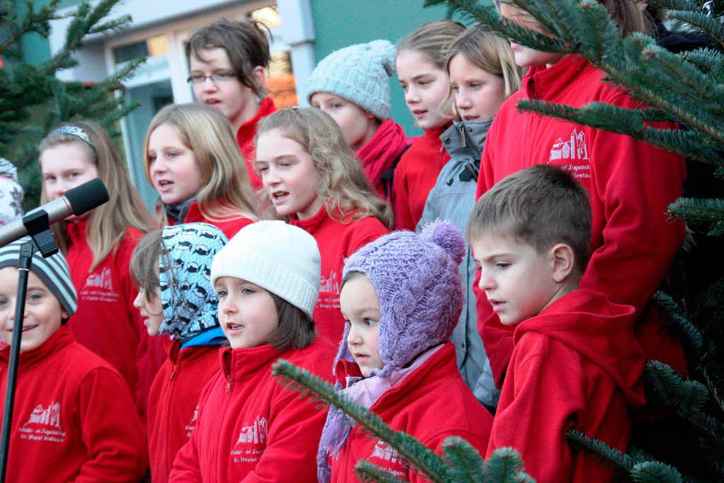 Die Kinder stimmten Lieder an.