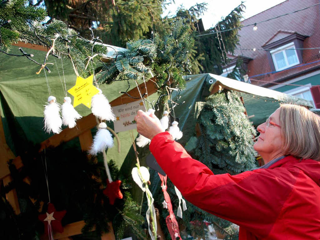 Impressionen vom Breisacher Weihnachtsmarkt auf dem Marktplatz.