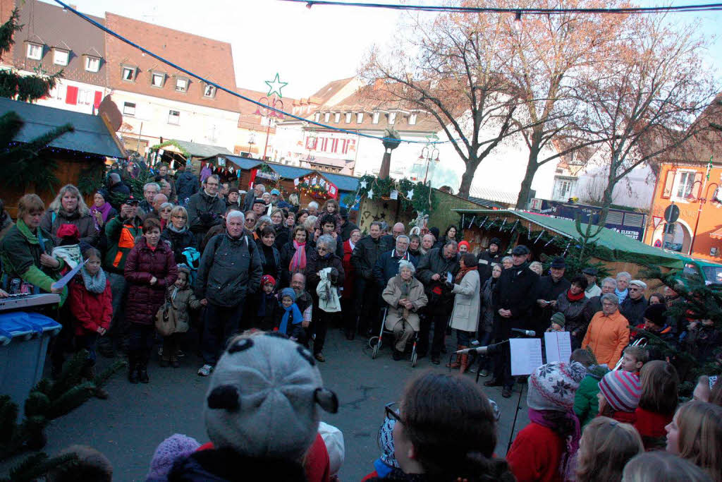 Impressionen vom Breisacher Weihnachtsmarkt auf dem Marktplatz.