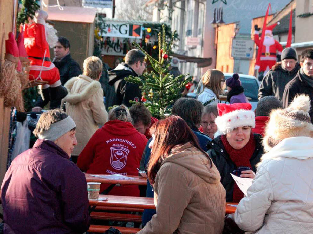 Impressionen vom Breisacher Weihnachtsmarkt auf dem Marktplatz.