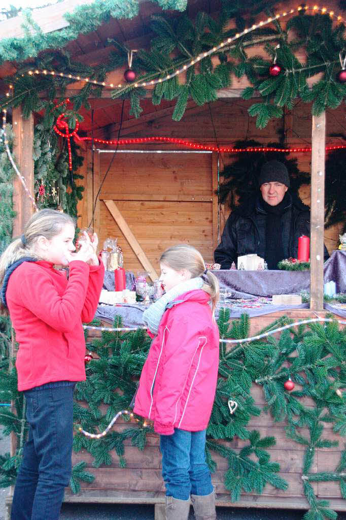 Impressionen vom Breisacher Weihnachtsmarkt auf dem Marktplatz.