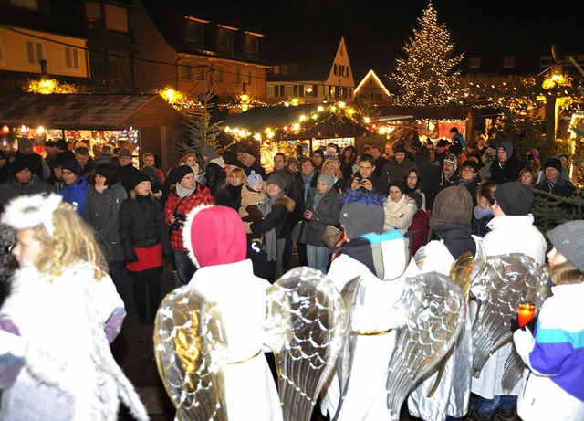 Adventsstimmung:  Seit Samstag haben d...Neuenburger Weihnachtsmarkt geffnet.   | Foto: Volker Mnch