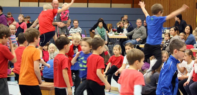 Hochbetrieb herrschte bei der Turngala des Turnerbundes Kenzingen am Samstag.   | Foto: Werner Schnabl