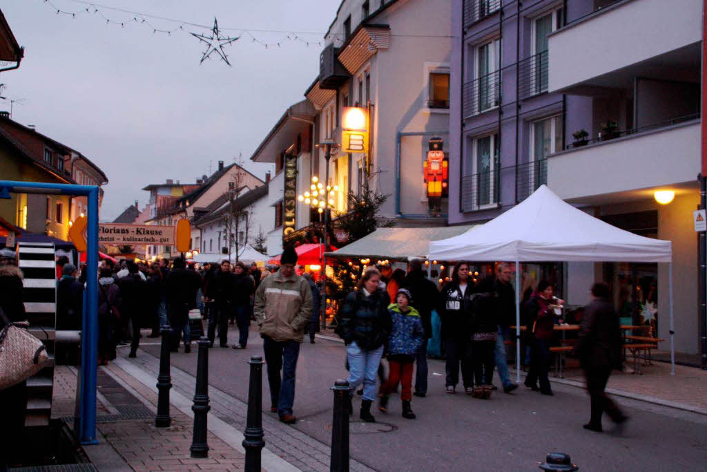 So richtig weihnachtlich war es nicht, die Besucher kamen trotzdem zum Nikolausmarkt nach Wehr.
