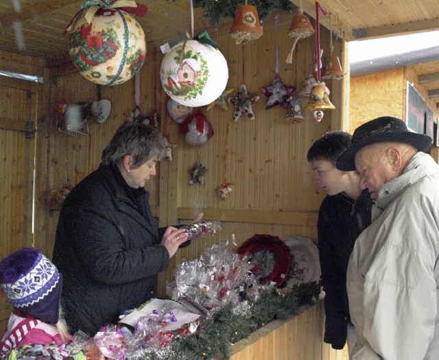 Auch Dekoratives gab es beim Dachsberger Weihnachtsmarkt  | Foto: Karin Stckl-Steinebrunner