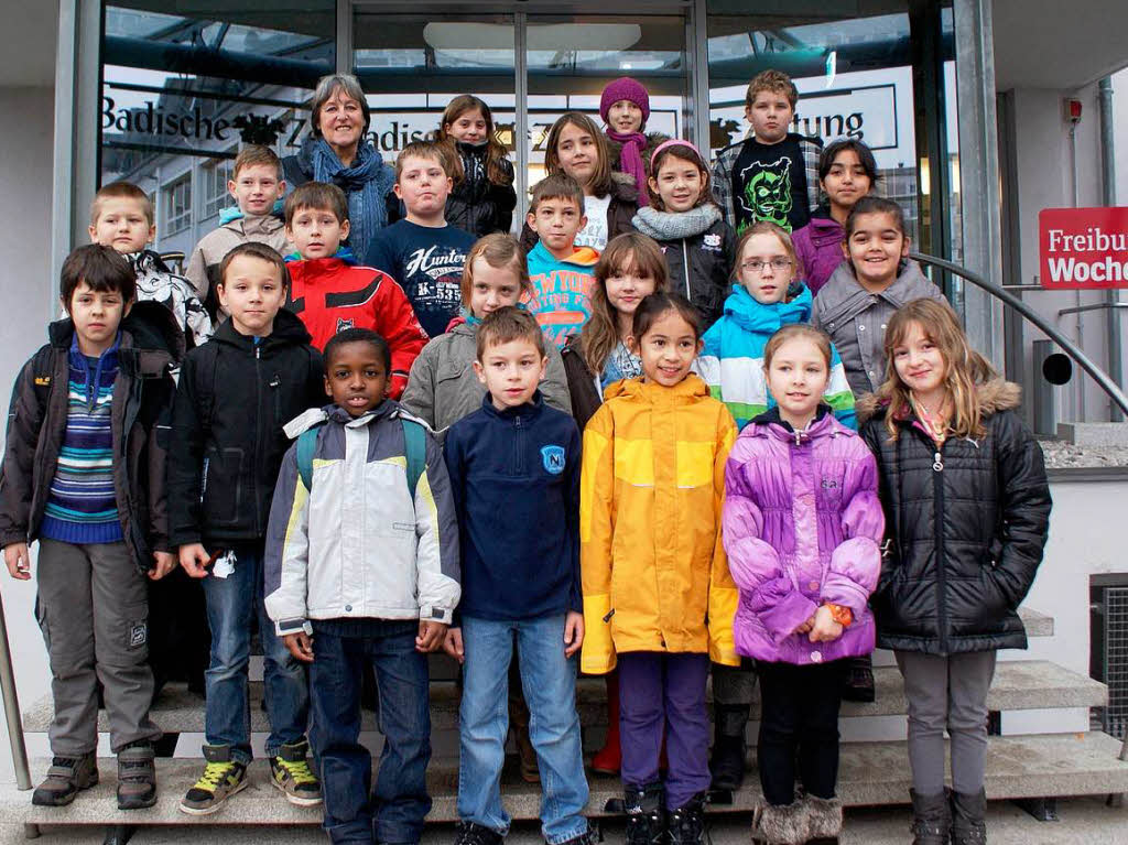 Die Klasse 4b der Grundschule Umkirch mit ihrer Lehrerin Frau Marianne Emmenegger