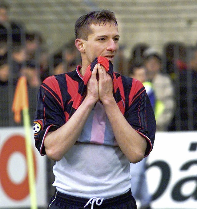 Lars Hermel zu seiner aktiven Zeit beim SC Freiburg, 2002.   | Foto: ap