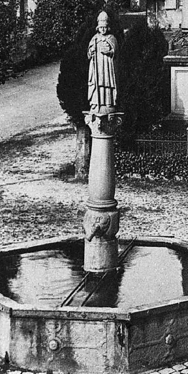 Der Nikolausbrunnen frher, vor 1929.   | Foto:  Archiv Josef Weber