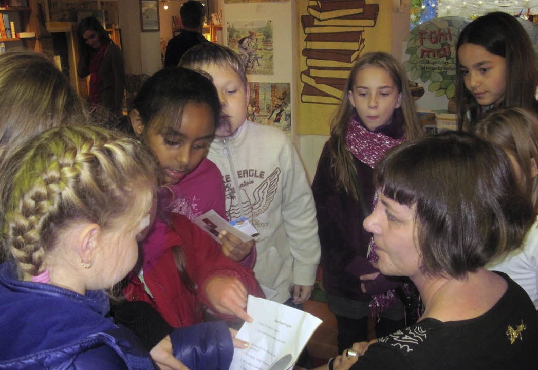 Susanne Rebscher (vorne rechts) und die Zisch-Reporter.   | Foto: privat