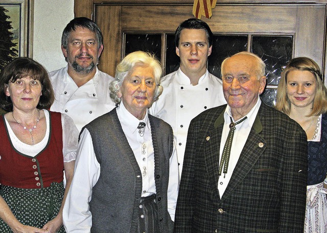 Familie Goos (von links, hinten): Petr...die Senioren Anneliese und Fritz Goos   | Foto: Ulrike Spiegelhalter