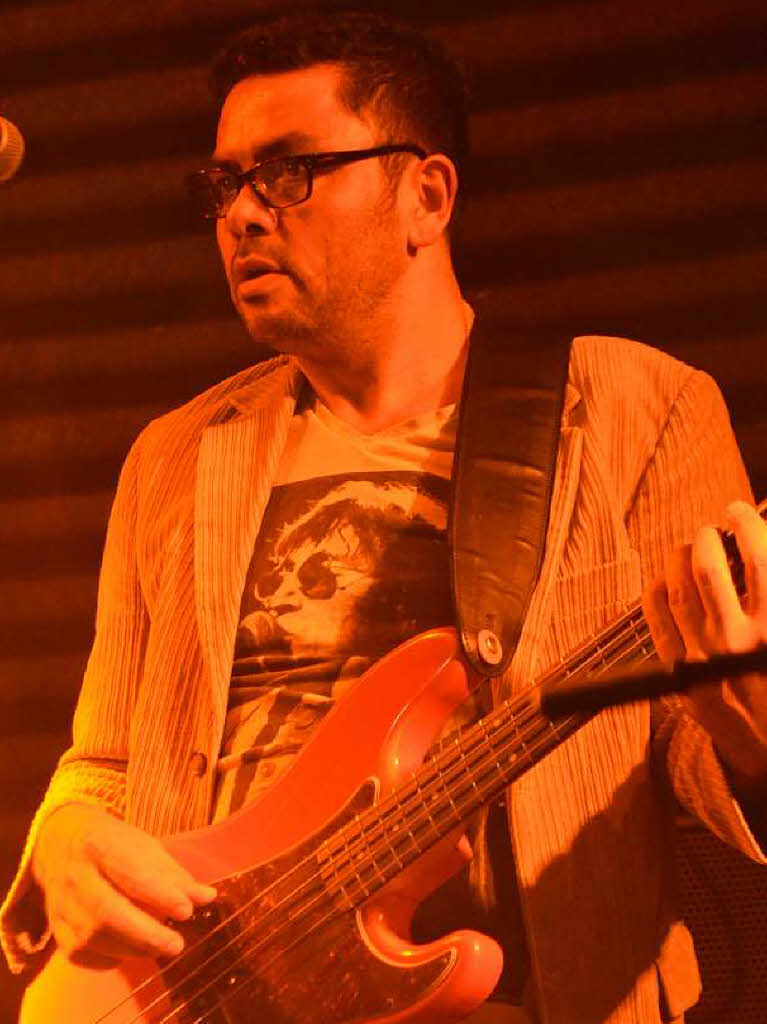 Monopunk: Bassist Danny Samar