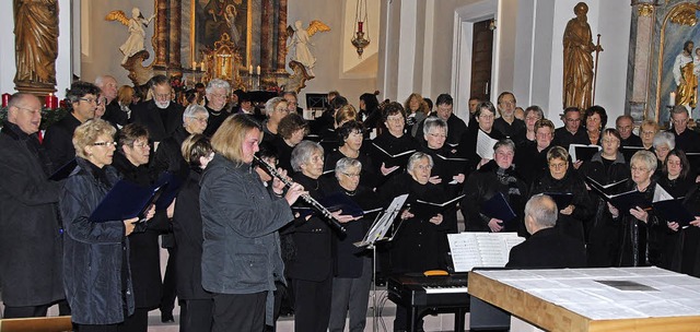 Die  Chorgemeinschaft &#8222;Eintracht...n und der Kirchenchor Kiechlinsbergen.  | Foto: Roland Vitt