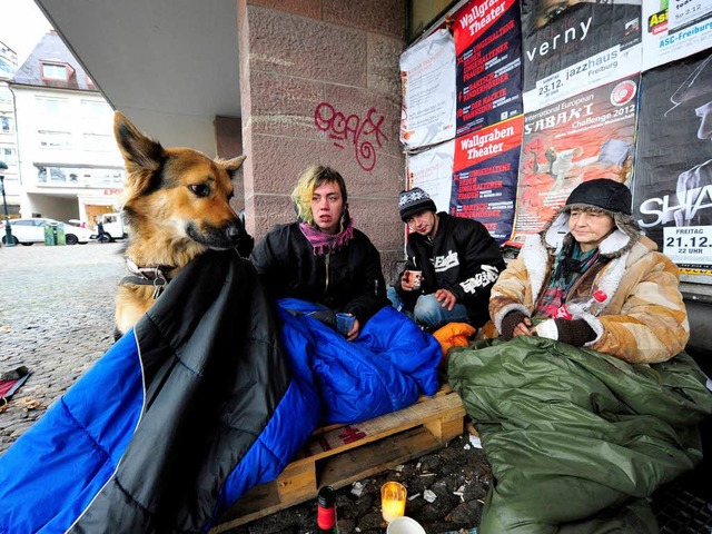 Sollen weg: Obdachlose am KG II.   | Foto: schneider