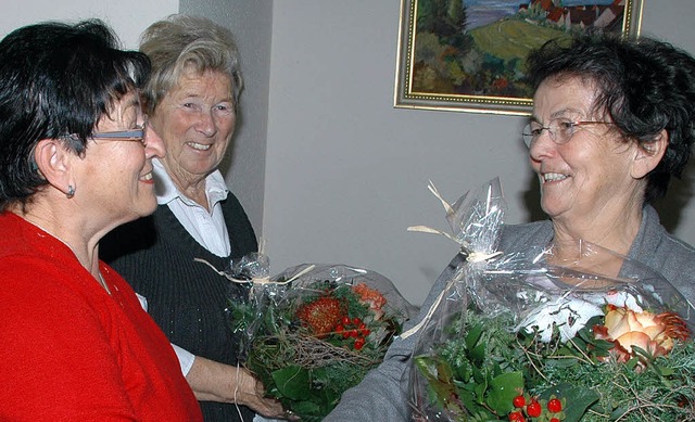 Ortsvorsteherin Brombacher dankte Chri...ter und Margrit Lehmann (von rechts).   | Foto: Ounas-Krusel